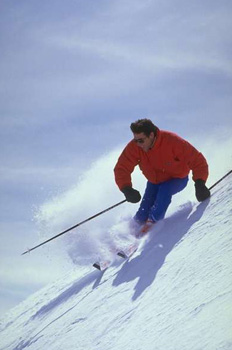 Esquiador haciendo un descenso